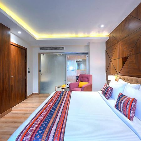 Hotel Golden Tulip Agra à Agra  Extérieur photo