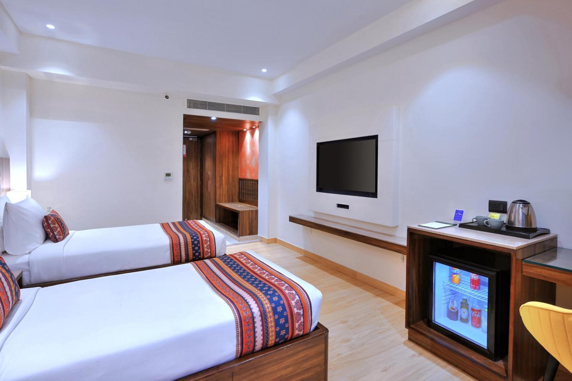 Hotel Golden Tulip Agra à Agra  Extérieur photo
