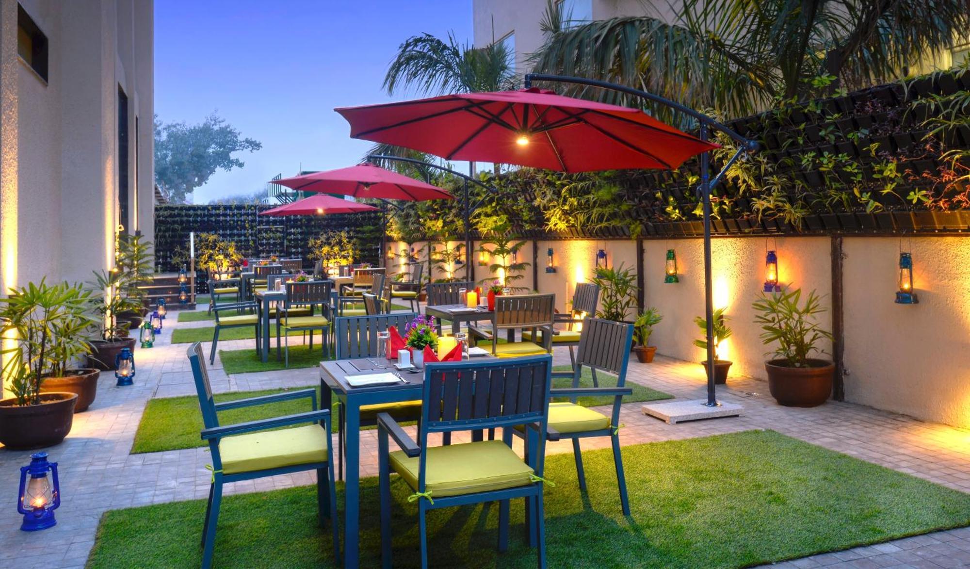 Hotel Golden Tulip Agra à Agra  Extérieur photo